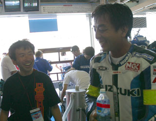 �a�̎R���������ɋ삯�t����