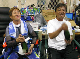 �������j�����J���A���{��